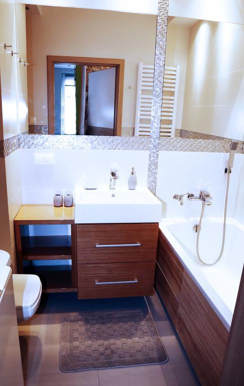 Apartament Teresa W Uniejowie ภายนอก รูปภาพ